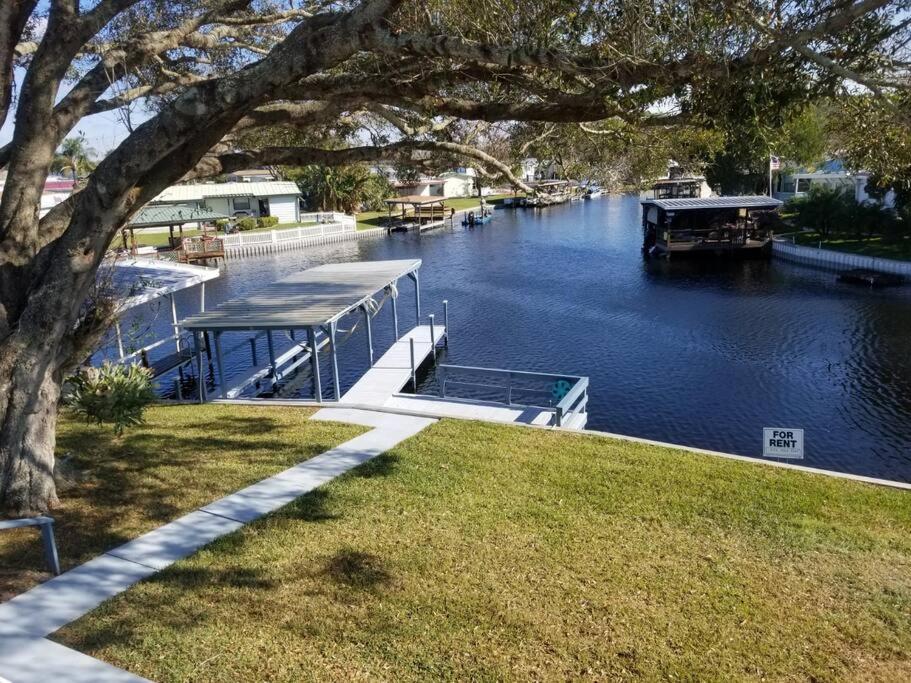 Villa 3 Bed, 2 Bath, Waterfront, Dock, Large Driveway à Tavares Extérieur photo